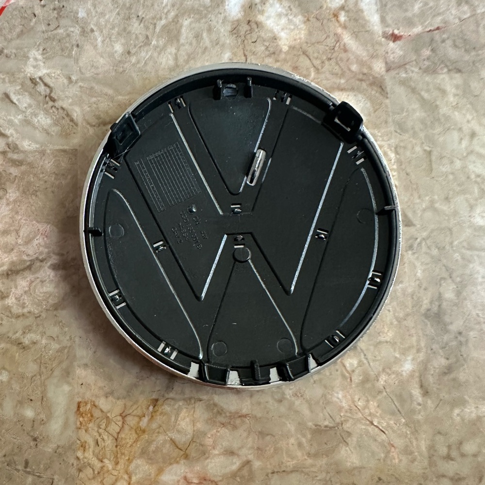 For VW Volkswagen emblem  (3G0-853-601-B-DPJ)
2015-2021 - Picture 3 of 5